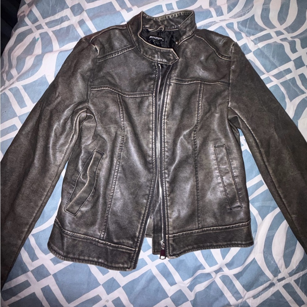 PrettyLittleThing Metallic Gray Jacket